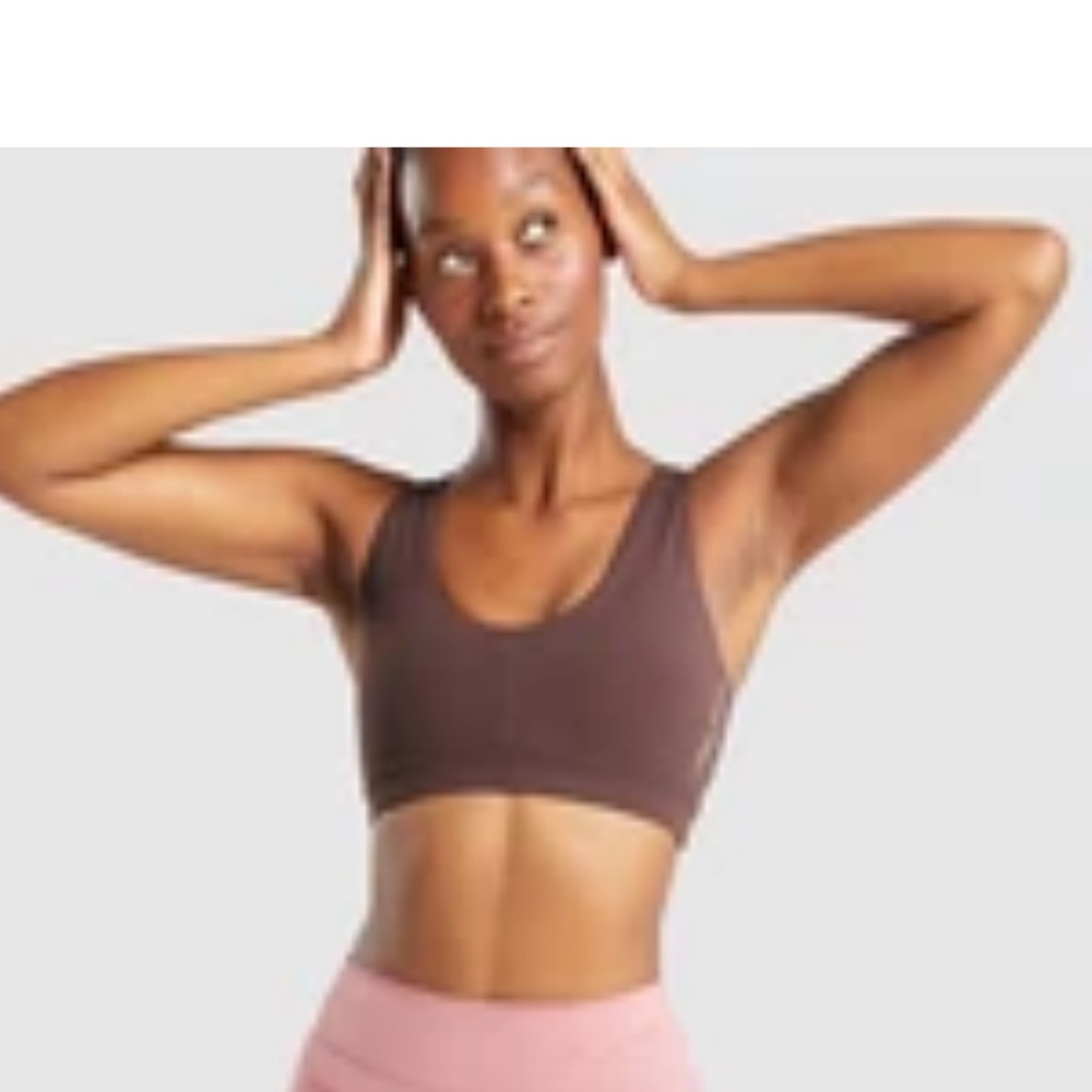 Whitney Simmons x Gymshark Bra: Cherry chocolate